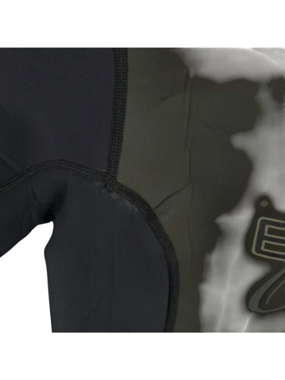 Bare Velocity Wetsuit Size 8 Black Surf Scuba Dive Ocean 2MM Progressive Stretch